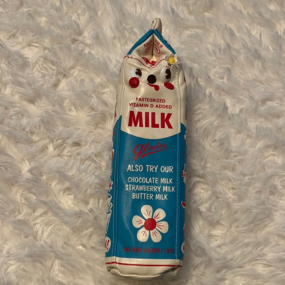 Vintage Gladee milk zipper pouch